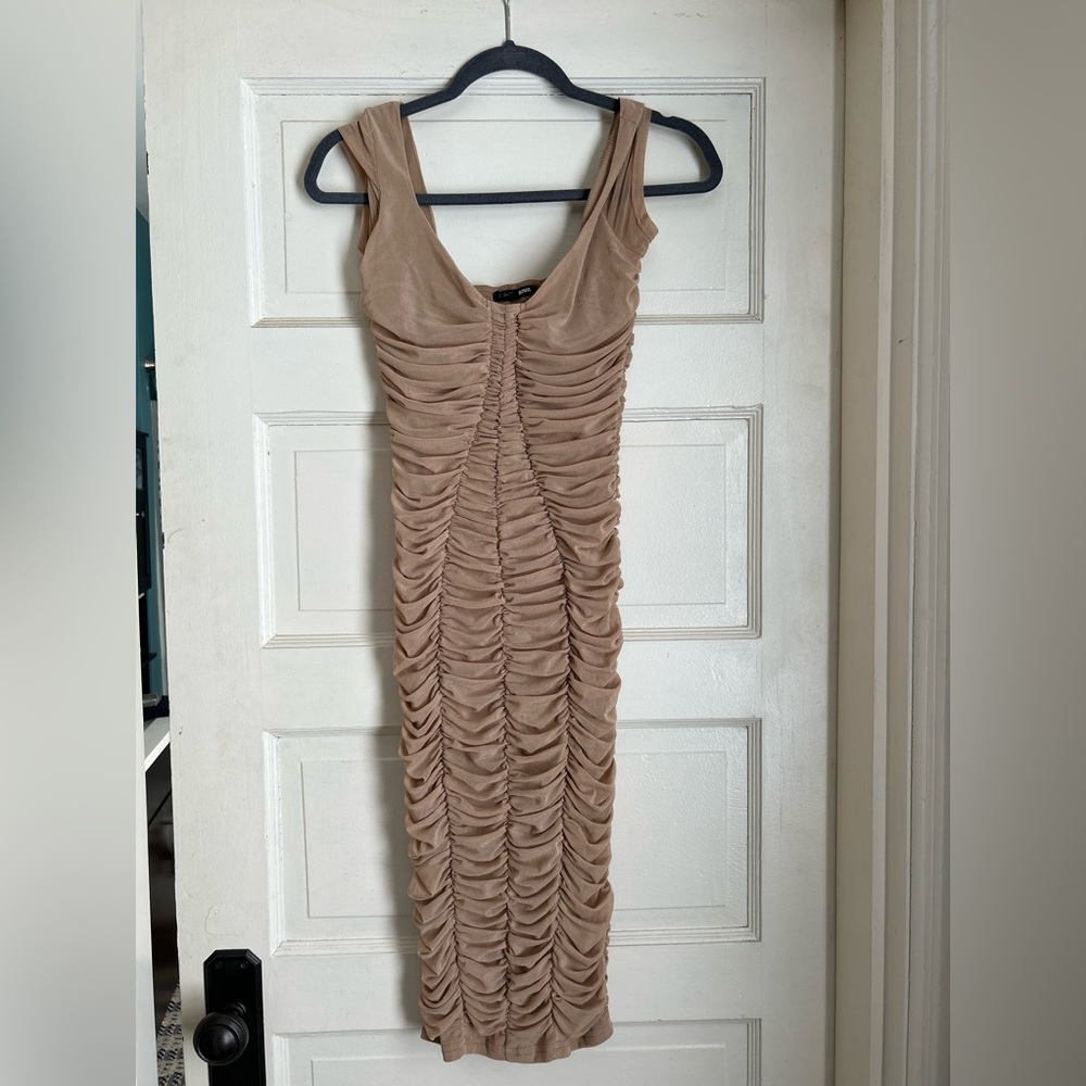 Size-Small Fashion Nova Simply Ageless Ruched Midi Dress - In Nude 👗NWT
